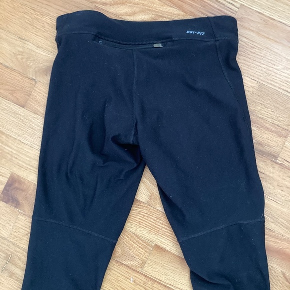 W's Nike Dri Fit Running Capri Tights - Picture 3 of 3